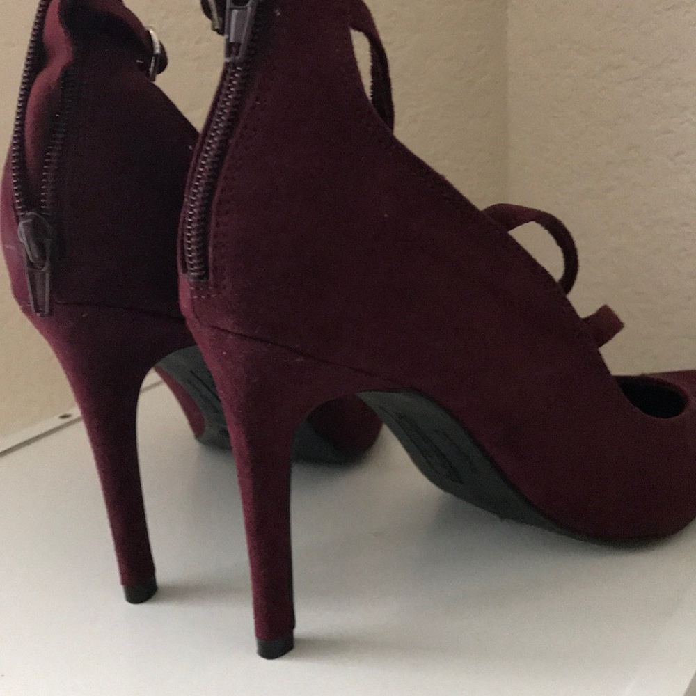 Shoes - Picture 2 of 3